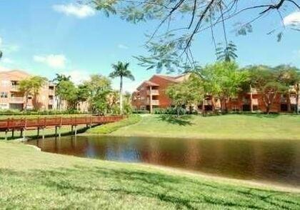 Foto del edificio - 1740 Palm Cove Blvd