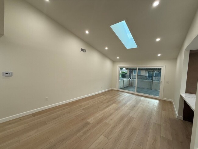 Building Photo - A New El Dorado II just waiting for You