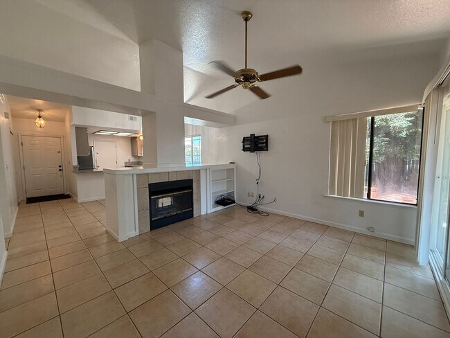 Foto del edificio - Get $400 Off Your 1st Month's Rent