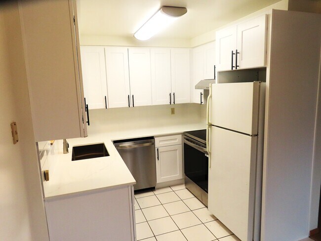 Foto del edificio - 5220 Sand Point Way NE