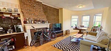 Building Photo - 1406 Beacon St