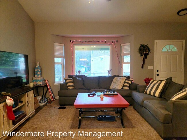 Building Photo - 3 br, 2 bath House - 22383 Miller Bay Road NE