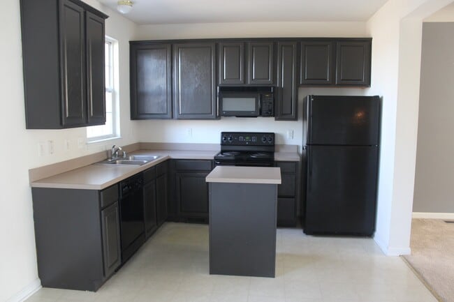 Building Photo - Single Family Home