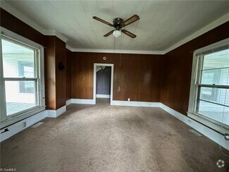 Building Photo - 302 Dahl St