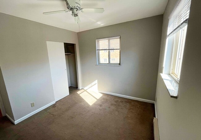 Building Photo - 562 Lowell Ave