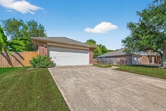 Building Photo - 18402 Willow Moss Dr