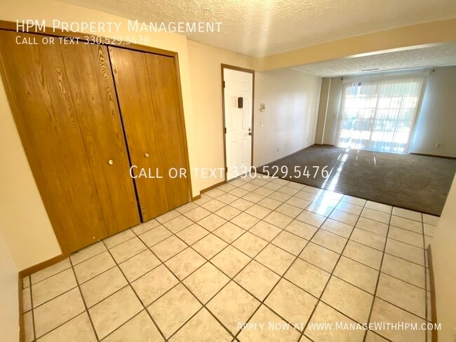 Building Photo - 1876 Ledgewood-B6