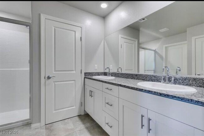 Building Photo - 7839 Morganite Ave