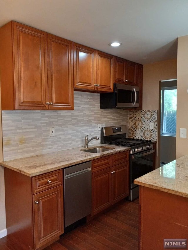 Building Photo - 197 Central