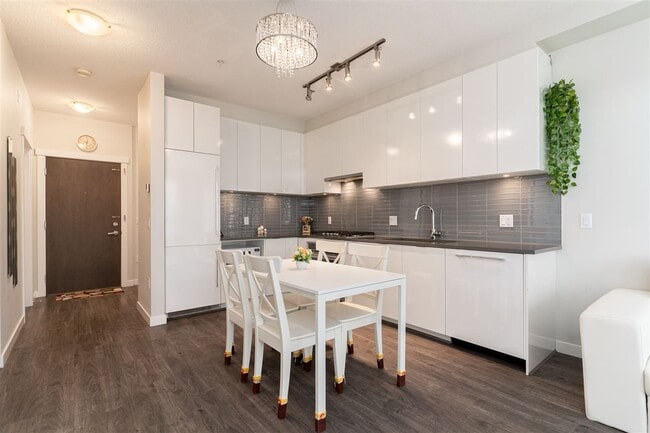 Building Photo - 9366 Tomicki Ave