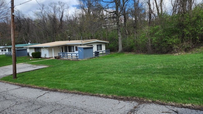 Photo - Three bedroom 1.5 house available for rent May 1 2026!