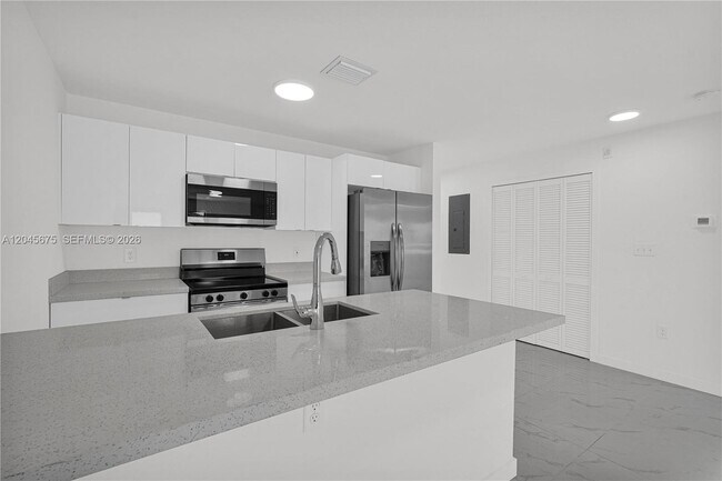 Foto del edificio - 2731 NW 44th St