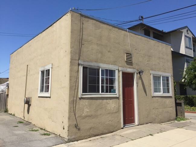 Building Photo - 133 Rodriguez St