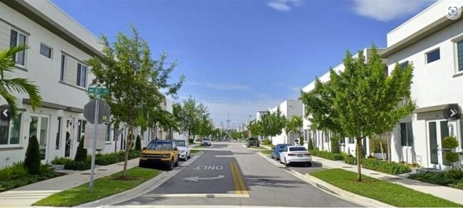 Building Photo - 10259 NW 66th St