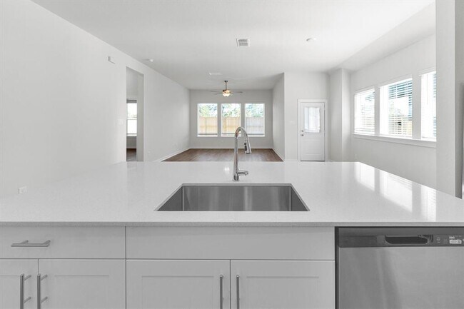 Foto del edificio - 16902 Tulip Row Ln