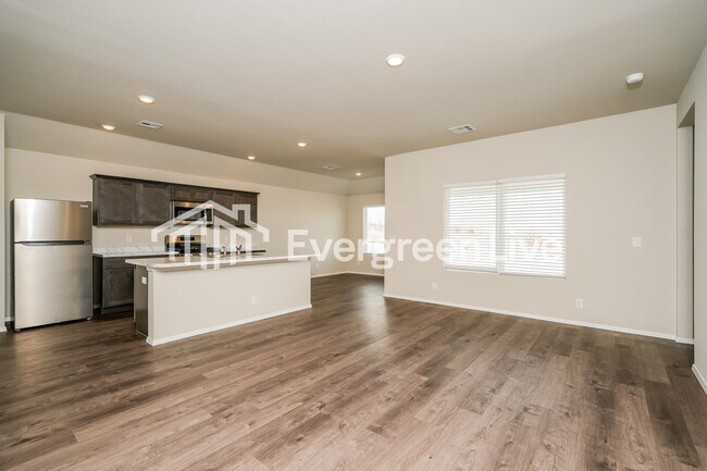 Foto del edificio - 1118 Raven Dr