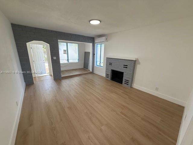 Building Photo - 1123 N 17th Ct