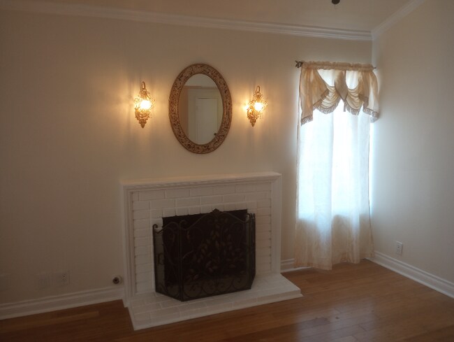Building Photo - 1430 Cabrillo Park Dr