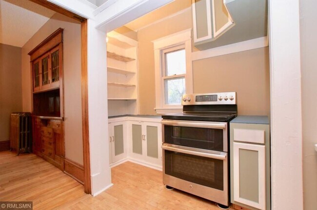 Foto del edificio - June 2026 ~ Cute 4 bedroom house. Spacious...