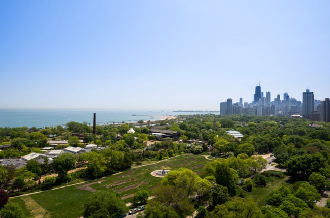 Building Photo - 2400 N Lincoln Park W