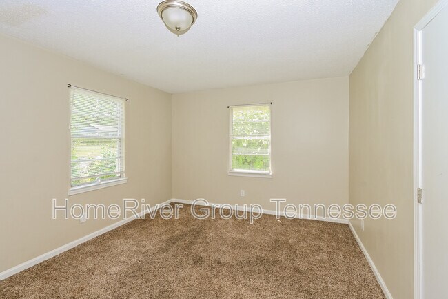Foto del edificio - 4551 Sunny View Dr