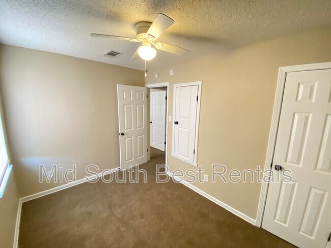 Building Photo - 4391 Beacon Hls Dr