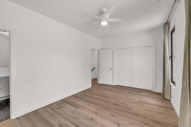 Foto del edificio - Brand-New Townhome Just Minutes from Downt...