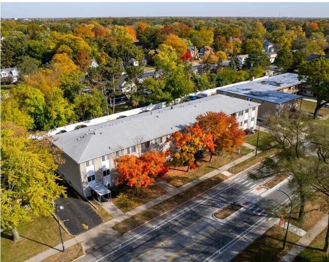 Foto del edificio - 1250 W Nine Mile Rd