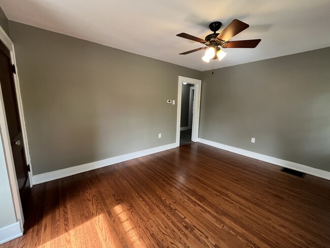 Building Photo - 747 Thieme Dr