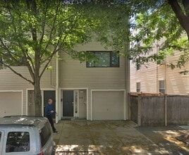 Building Photo - 212 Charles St