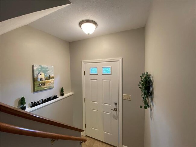 Building Photo - 532 Yorktown Dr