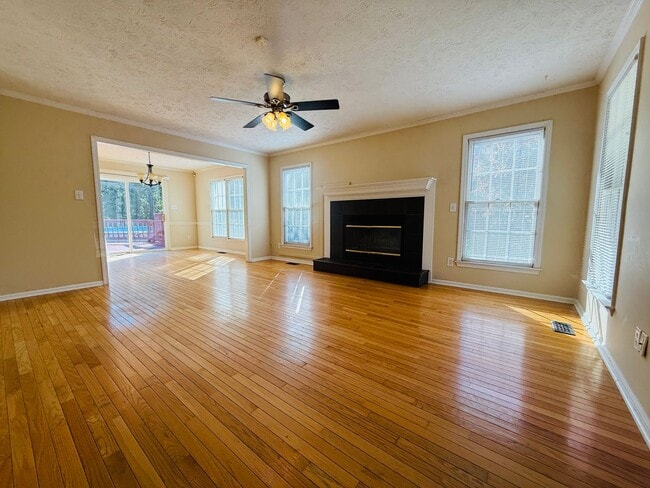Building Photo - 3517 Grenedine Dr