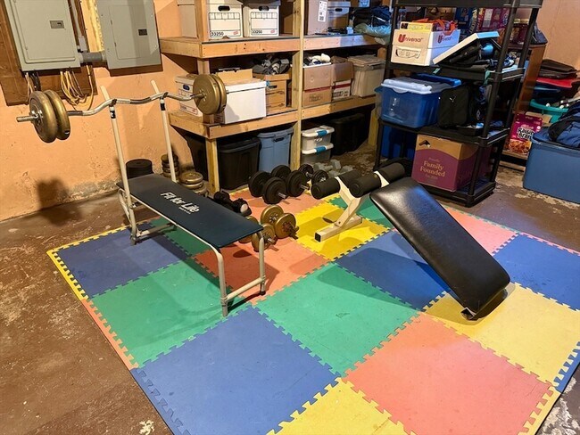 Foto del edificio - 12 Holiday Dr