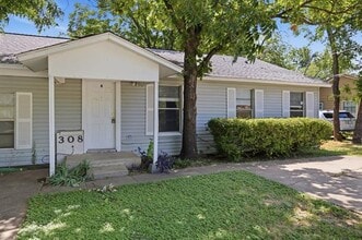 Building Photo - 308 N Roe St