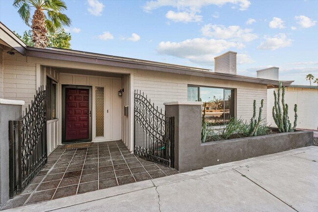 Foto del edificio - 8543 E Jackrabbit Rd