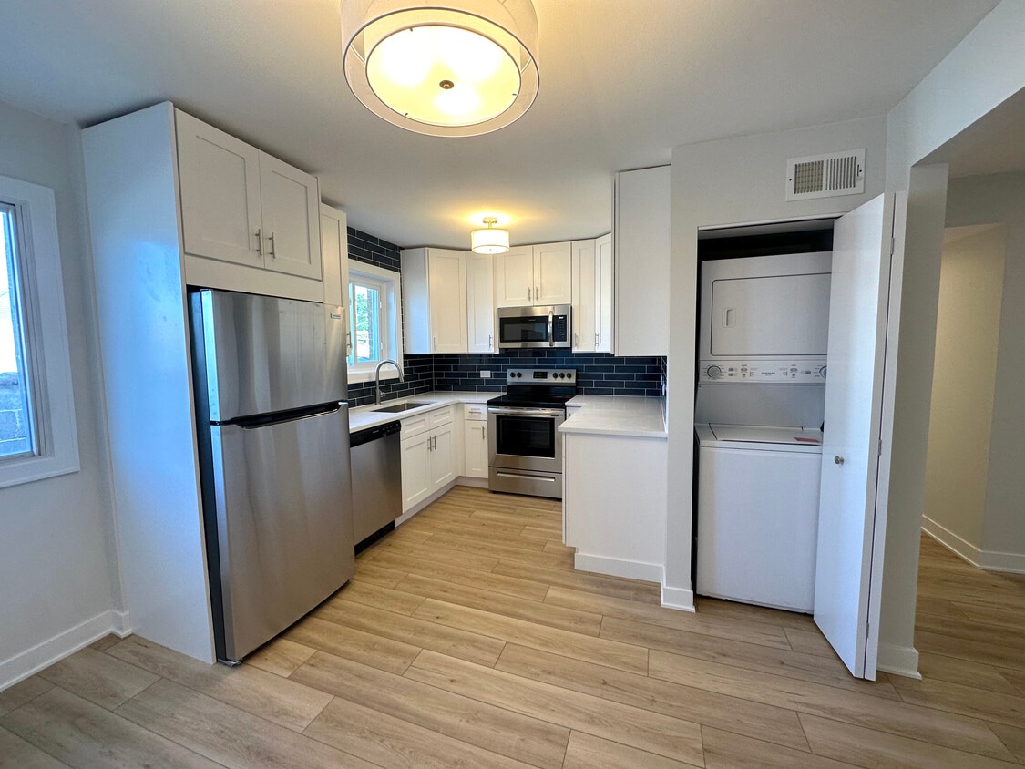 8306 Grand Ave Unit 2S, River Grove, IL 60171 Apartments in River