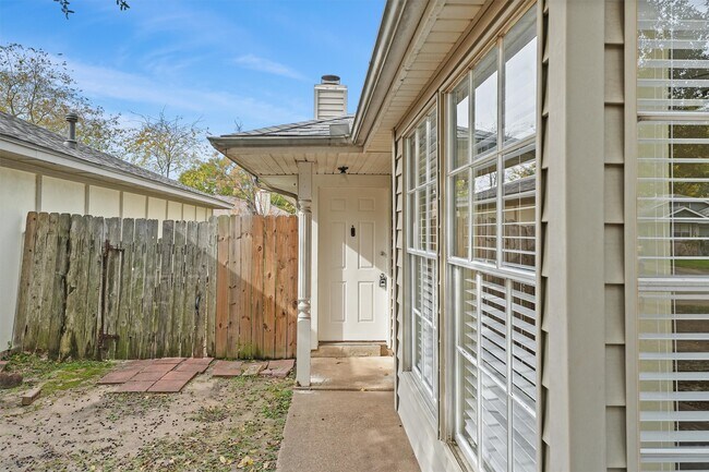 Building Photo - 1747 Brickarbor Dr