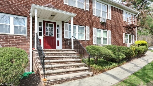 Building Photo - 100 Pierson Miller Dr