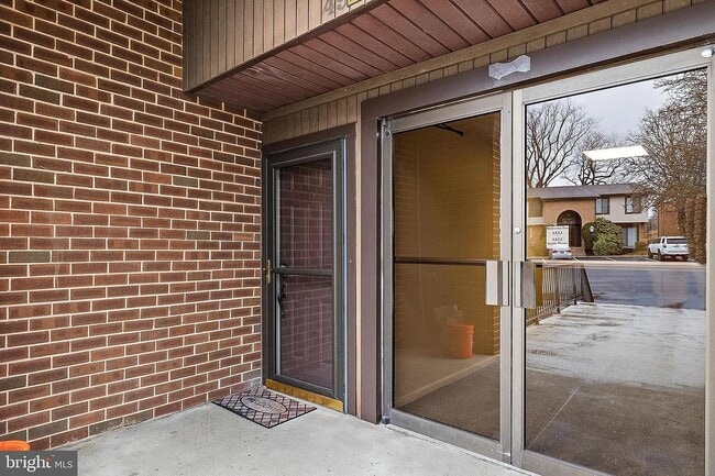 Main Door - 4950 W Brigantine Ct