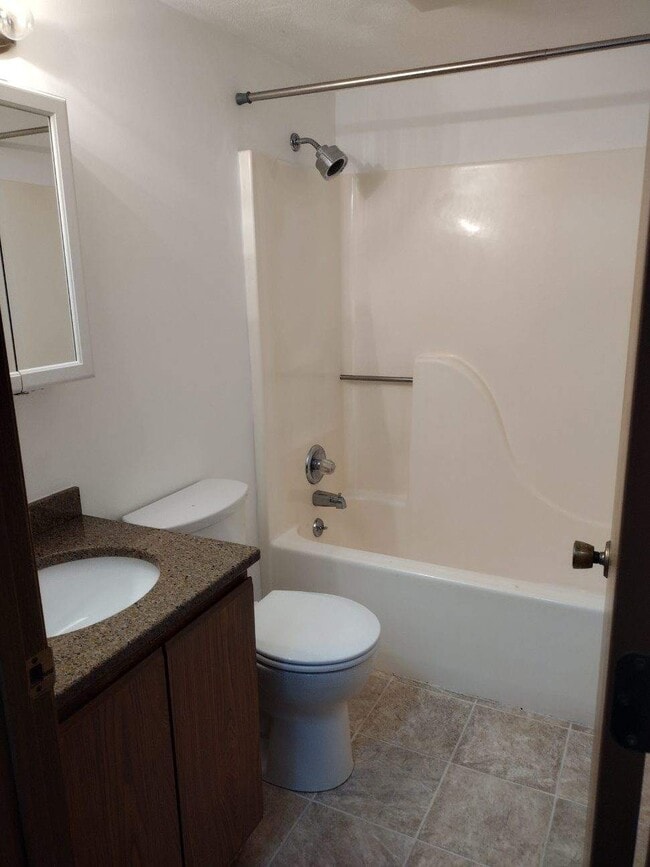 308 E 1st St Unit 308, Trenton, IL 62293 Apartments in Trenton, IL