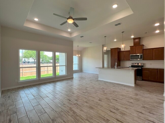 Building Photo - 3413 Travis Ct
