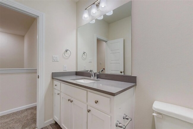 Foto del edificio - 3 Bed 2 bath 2 Car Garage Luxurious Townhome in Frisco!