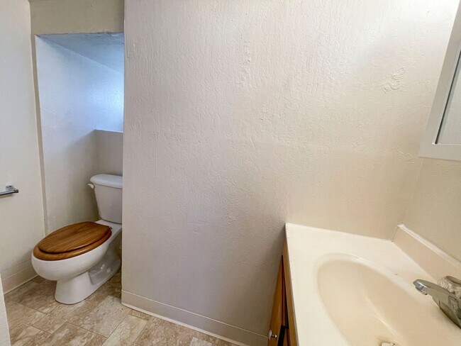 Foto del edificio - 1324 Summer St