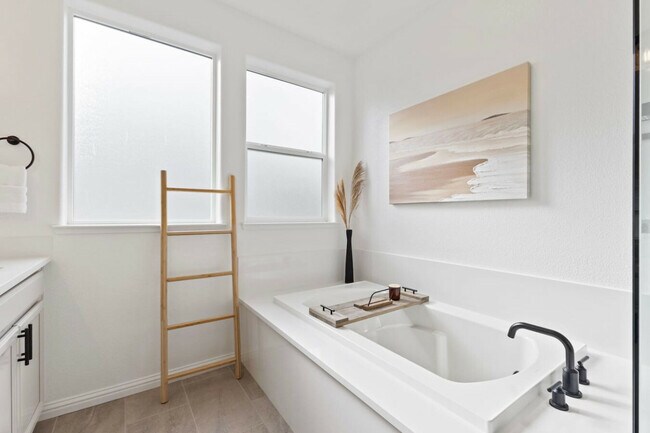 Foto del edificio - 5723 Synergy Ct