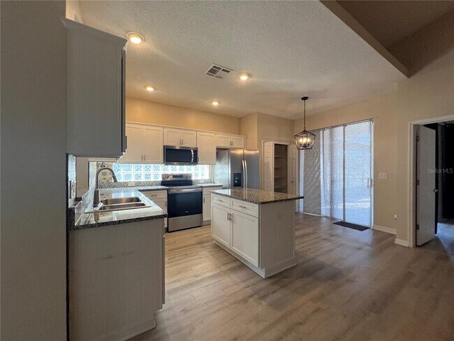 Foto del edificio - 124 Queens Ct