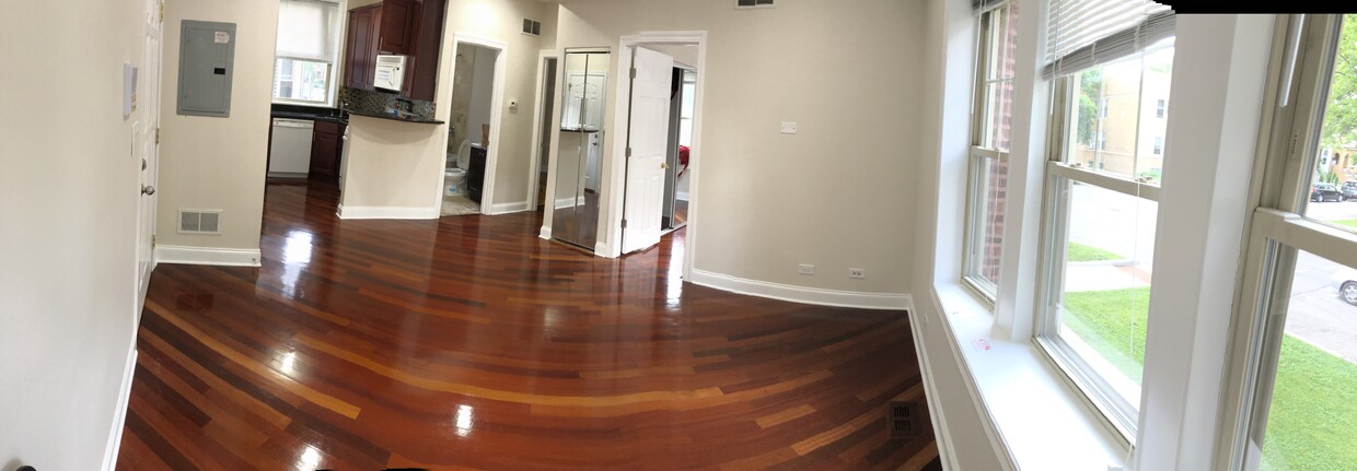 Living Area - 3848 N Lamon Ave