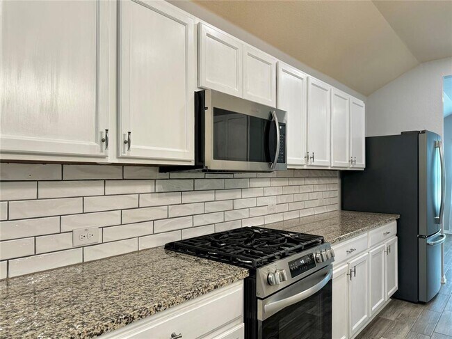 Building Photo - 715 Luna Vista Dr