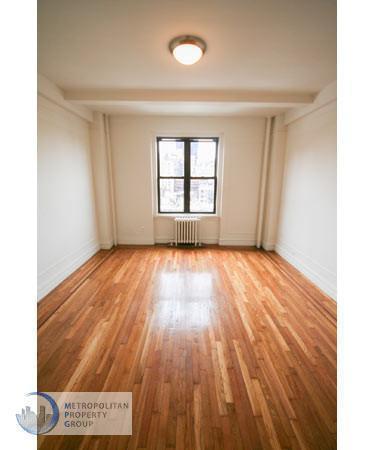 Primary Photo - 200 W 22nd St
