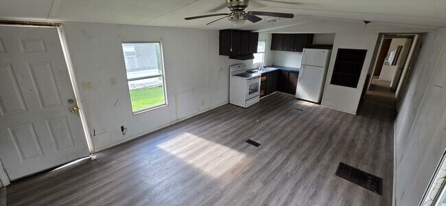 Foto del edificio - 8364 Cedar St