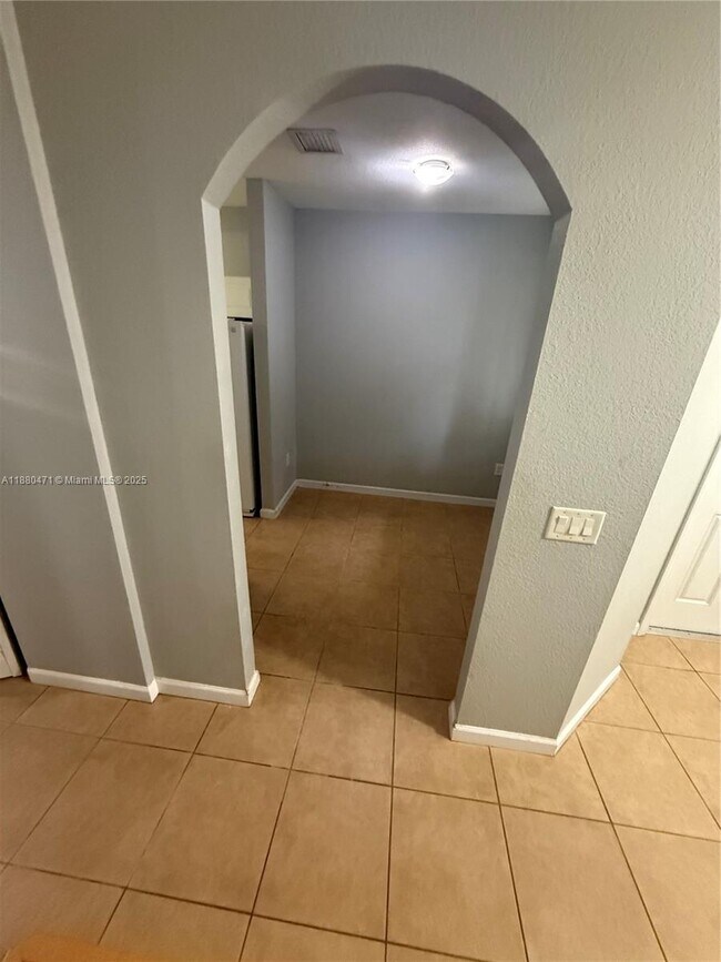 Building Photo - 152 SE 29th Ave